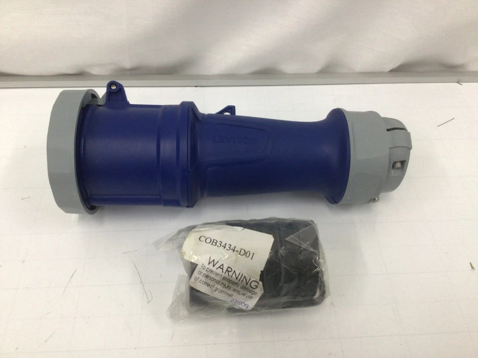 LEVITON - 460C9WLEV Conector Pin y Manga: 60 A, 250V CA, 7 1/2 hp Foto 1 de 4
