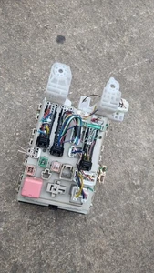 Toyota Avensis 2.0 diesel fuse box 82730-05150-C used 2011 - Picture 1 of 4