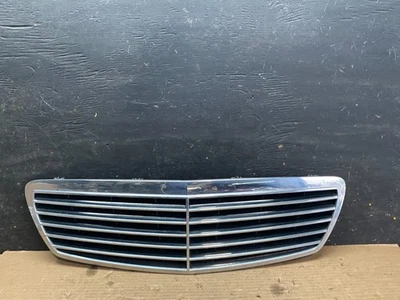 Parrilla superior delantera Mercedes Benz Clase E 2003 a 2006 S5732 DG Foto 1 de 4