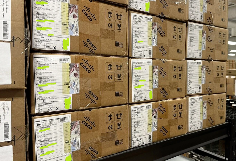 Cisco UCSB-B200-M5 UCS B200 M5 Blade Server CTO New Sealed Barebone - Image 1 of 3