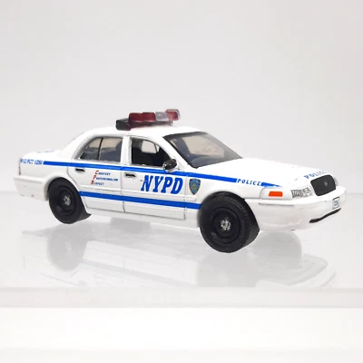 Carro de polícia interceptor Greenlight fundido 1:64 Hot Pursuit NYPD Ford Custom 2019 - Imagem 1 de 4