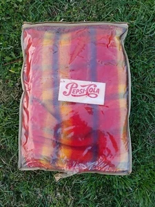 Vintage Pepsi Cola Wolle Picknick Decke rot blau gelb 68" x 48" Nos Soda Preis - Bild 1 von 7