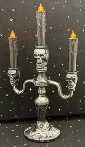 Candelabro Halloween Teschio 3AAABatterie non incluse plastica 14" Cina - Foto 1 di 8