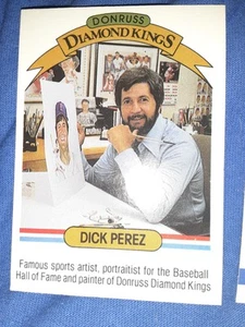 Dick Perez 1983 Donruss Diamond Kings Checklist Card famoso artista sportivo HOF - Foto 1 di 1