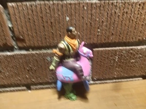 Fortnite Llama Pinata - Giddy-Up Figure - Picture 1 of 3
