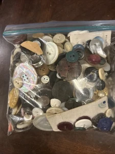 Vintage And Antique Buttons 1 Lb. - Picture 1 of 5