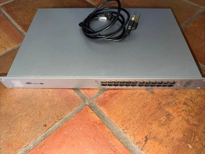 Ubiquiti UniFi 24-Ports PoE Gigabit Ethernet Switch (US-24-250W) - Image 1 of 4