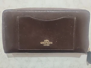 Coach Long Wallet, dark Brown cross grain leather Zip Around Clam Shell - Picture 1 of 7