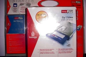 Iomega Zip 750MB USB 2.0 Drive - External - Photo 1/3
