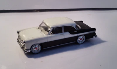 Voiture 1/43 - Ixo Altaya - Simca Vedette Versailles - Photo 1/3