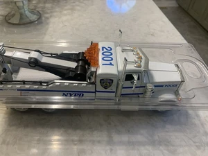 Jada Toys Peterbilt 1:32 NYPD New York Police  Tow Truck 2001 Near Mint - Picture 1 of 7