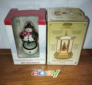 Lotto 2 pezzi MR CHRISTMAS carillon porcellana animata pupazzo di neve e lanterna festiva gioia - Foto 1 di 5