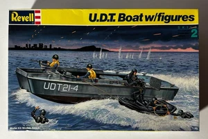 Vintage Parts Sealed Revell 5105 1/35 Scale WWII LCP(R) UDT Boat w/Figures, 1992 - Bild 1 von 5