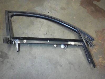 02-08 AUDI A4 Puerta Delantera Derecha Ventana Riel De Vidrio Marco Regulador 8E0837630 Foto 1 de 4