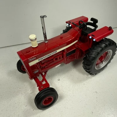 Tractor ERTL Big Farm Farmall 1256 1/16 SOLO 44380 luces y sonido Foto 1 de 4