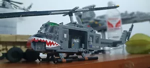 Bell UH-1D Huey Plane helicopter chopper Vietnam war Marine Moc Army Blocks UH-1 - Picture 1 of 9