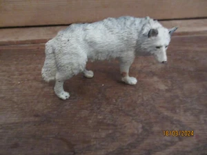 SAFARI LTD WILDLIFE SERIE 2007 ARKTISCHER WOLF STEHENDE SPIELFIGUR KUCHENAUFLEGER ZOO - Bild 1 von 7