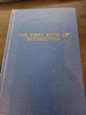 the first book of beekeeping tina sims FIRST EDITION #S155 Foto 1 de 4