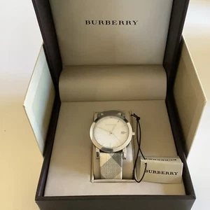Burberry BU1798 Dial Wrist Watch for Women - Picture 1 of 7