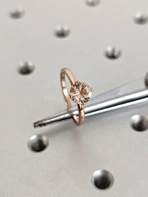 Anillo de morganita y diamantes melocotón natural corte redondo de 1 quilate 100 % oro amarillo sólido de 14 k Foto 1 de 4