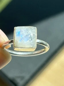 Beautiful Solid 925 Sterling Silver Ring Blue Flash Moonstone Size 9. f - Picture 1 of 21