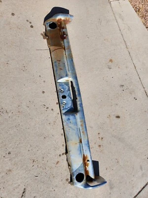 Parachoques trasero Pontiac Grand Prix 1963 Foto 1 de 4