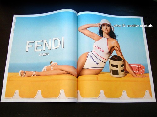 FENDI STAMPA 2 PAGINE ANNUNCIO 2023 COLLEZIONE ASTROLOGIA Irina Shayk in costume da bagno VERGINE