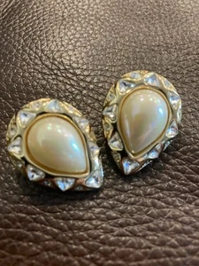 RARE Christian Dior Trillion Cut Faux Pearl Statement Clip on Earrings - Picture 1 of 14