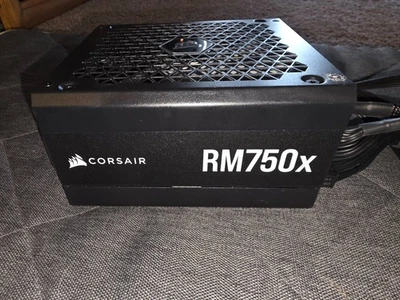 Fuente de alimentación (PSU) Corsair RM750x 750W 80+ dorada totalmente modular ATX Foto 1 de 2