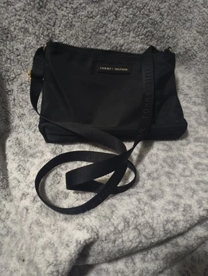 tommy hilfiger crossbody bag women - Image 1 of 4
