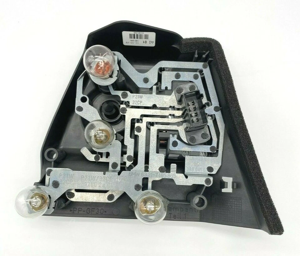 Bombilla trasera izquierda ULO 723701  Foto 1 de 2