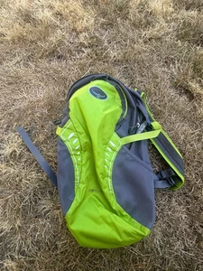 Osprey Daylite Rucksack leichte Wandertasche neongrün H20 Taschen Outdoor - Bild 1 von 2