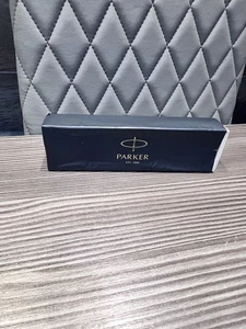 Bolígrafo PARKER Jotter | Laca gris con adornos dorados | Punta mediana | Azul - Imagen 1 de 5