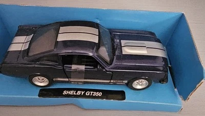 NIB CITY CRUISER Ford Shelby GT350R 1:32 Scale Die-Cast Car with Stripe - Image 1 of 4