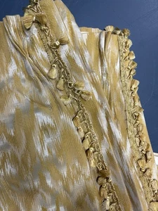 "Paneles de cortina con borlas plisados Ikat Pinch dorados de mediados de siglo de 1960 - un juego de 2 83""" - Imagen 1 de 12