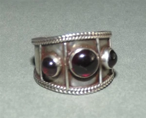 Anello trilogy in argento 925 granato cabochon stile etrusco misura UK P 382 - Foto 1 di 5