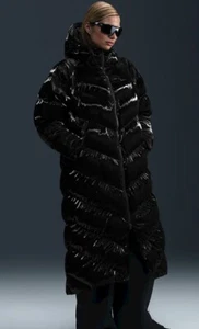 Parka para mujer Nike Sportswear cortavientos Therma-FIT suelta con capucha brillante en negro  - Imagen 1 de 6