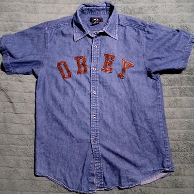 Camisa vaquera Obey Denim para hombre mediana manga corta abotonada con logotipo de texto marrón Foto 1 de 4