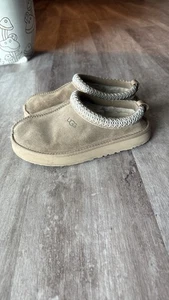 UGG Tasman women’s tan slippers - Picture 1 of 5