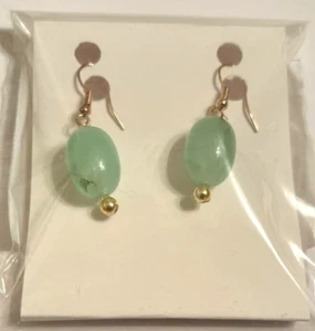 Earrings green for woman handmade, with a stone, newabout 1.5 inches hight - Picture 1 of 5