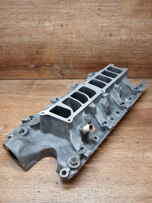 86-96 Ford F150 F250 Bronco V8 5.0 302 LOWER INTAKE MANIFOLD EFI W/ FITTING - Image 1 of 4