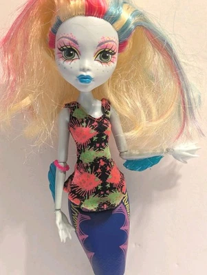 Muñeca Monster High Lagoona Azul Gran Scarrier Arrecife Necrófago Sirena **TLC* Leer Foto 1 de 4