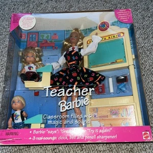 1995 Lehrer Barbie Klassenzimmer Set 13914 NRFB 1. EDITION "RECALLED" OHNE HÖSCHEN - Bild 1 von 7