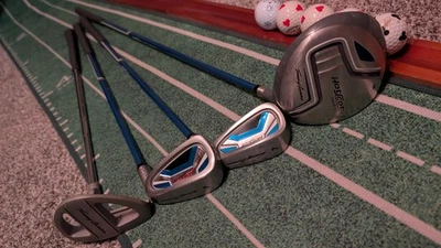 Tommy Armour Hotscot Youth Jr. Juego de golf flexible para niños controlador derecho, PW, 7i,P grafito  Foto 1 de 4