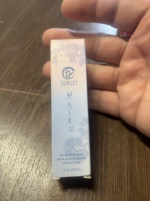 Mini cartera de viaje tamaño Avon Haiku Sunset perfume colonia spray EDP - 0,5 fl oz Foto 1 de 2