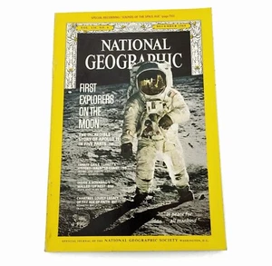 National Geographic Magazine Vol 136 No 6 December 1969 Moon Landing w/ record - Bild 1 von 13