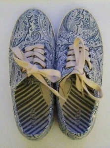 Taos Guest Star Women's Sneakers 11367 Size 6.5 - Blue Paisley New Without Box - Picture 1 of 10