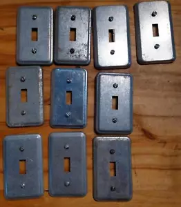 Lot of 10 ABB 4 inch x 2 2/3 inch Utility Box Cover Toggle Switch - Bild 1 von 3