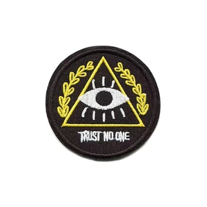 Parche bordado de hierro "Trust No One" para ojos que todo lo ve - Símbolo Illuminati - Imagen 1 de 2