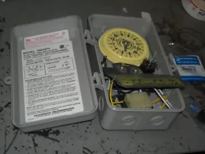 Intermatic T8845PV Auto Sprinkler Timer Timer - Picture 1 of 4